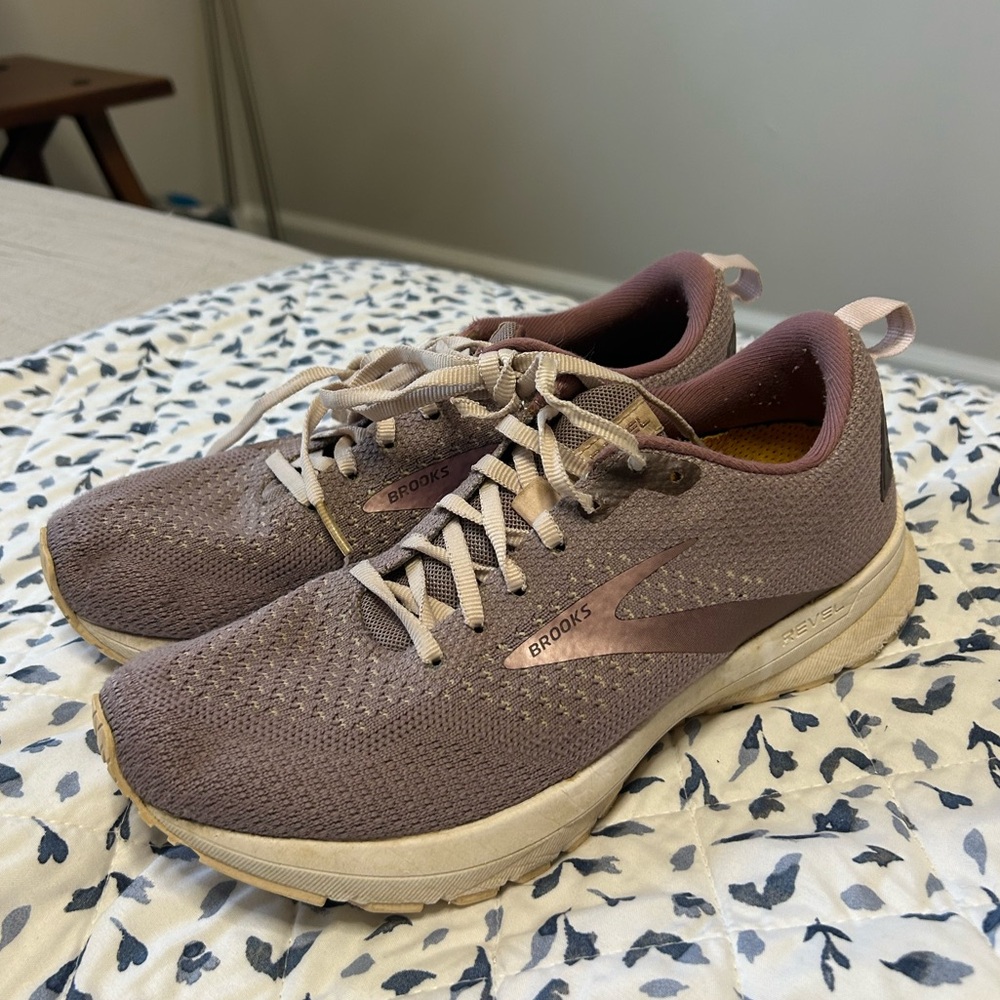 Brooks Revel 4 Running Shoes Sz 7